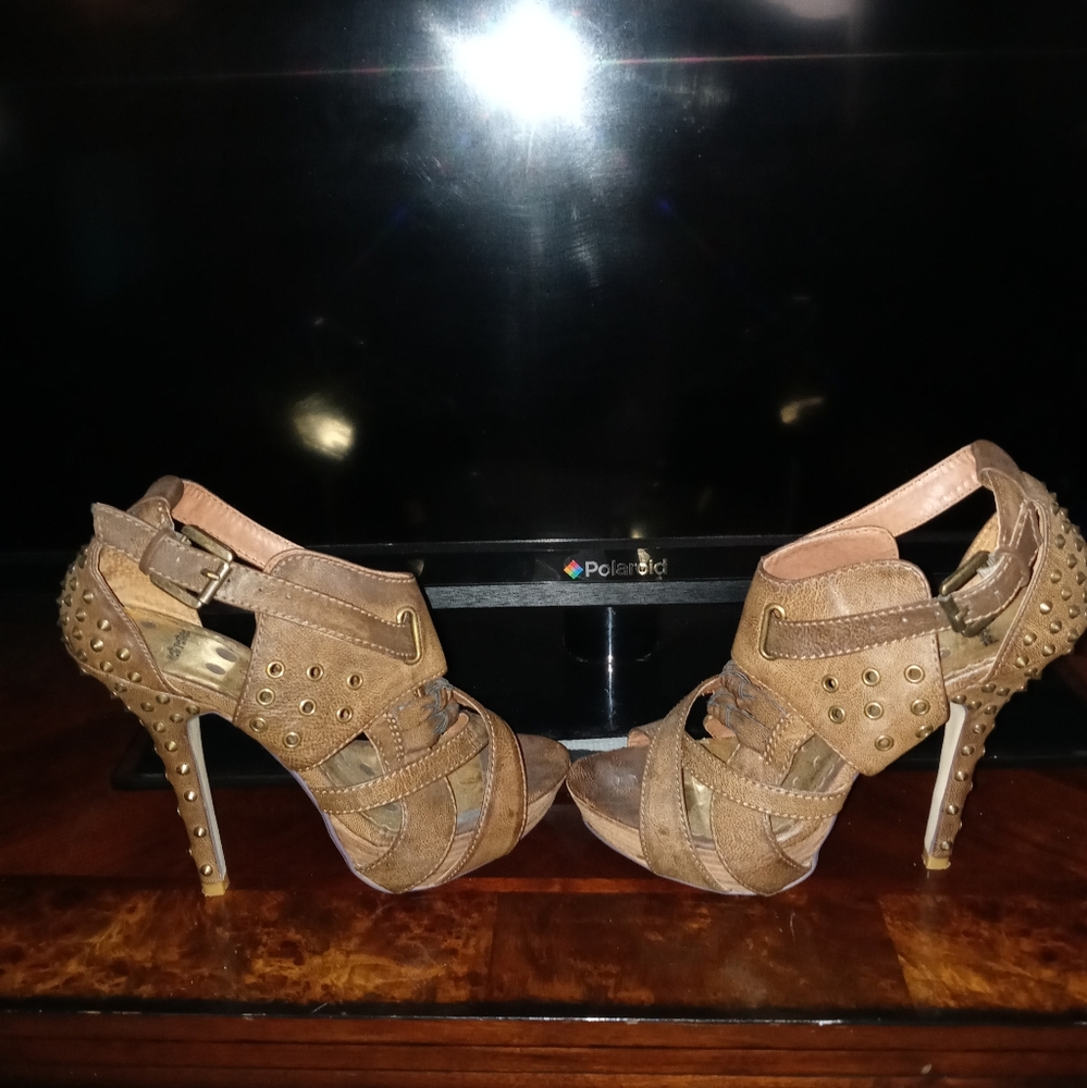 Brown heel sandals